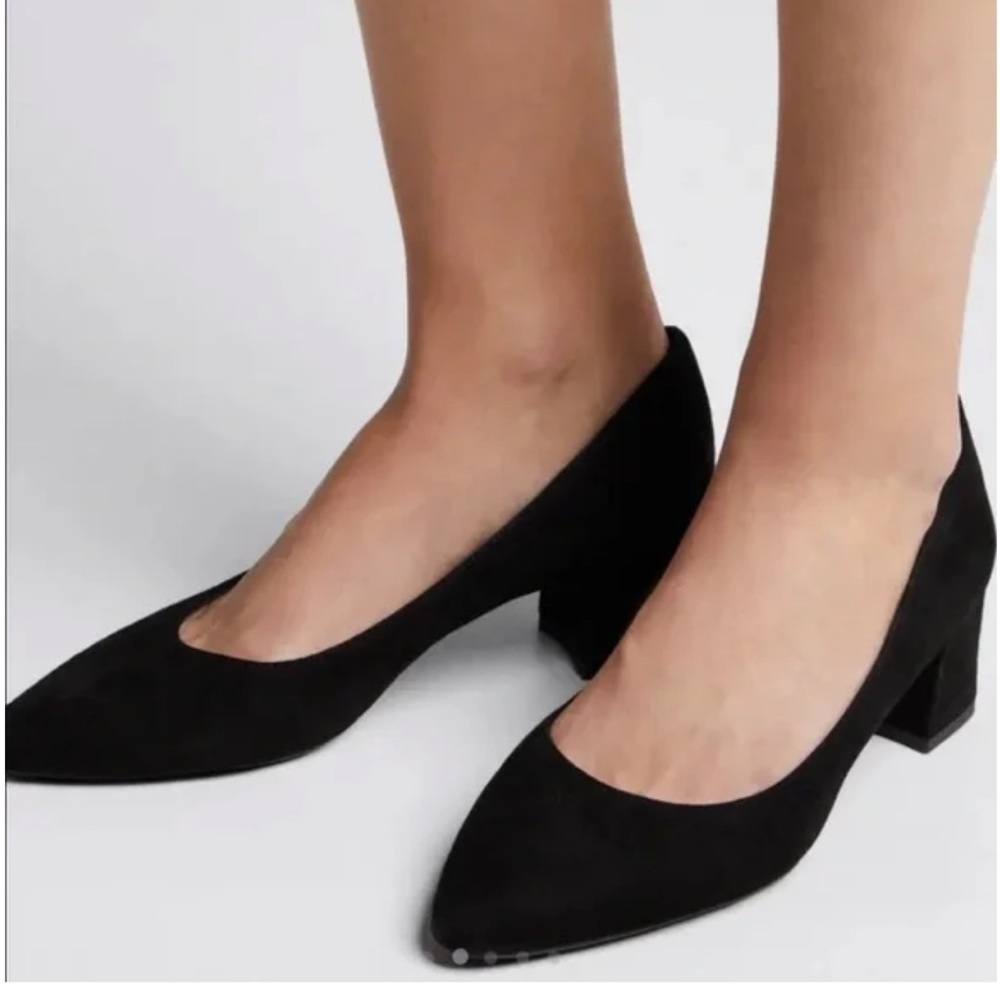 AQUATALIA PASHA MADE IN ITALY Elegant Black Suede Block Heels. Size 5 1/2